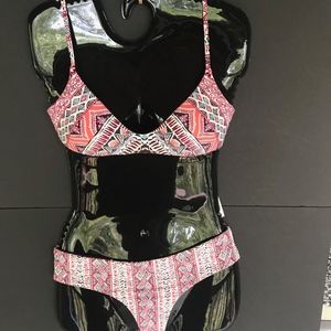 Billabong Bikini Size medium NEW!